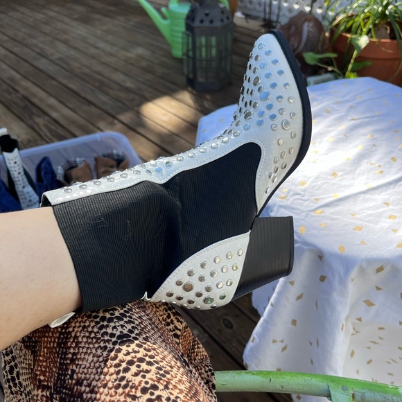 Studded black & white booties 7 - Picture 4 of 4